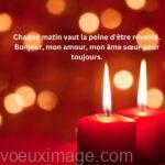 Bonjour mari bougies romantiques sur fond rouge